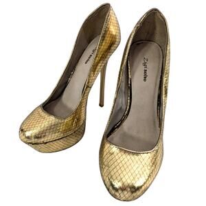 ZIGI SOHO! TRUSTY GOLD LAME W/DIAMOND SHAPED ETCHING, PLATFORM HEELS! SZ 8M